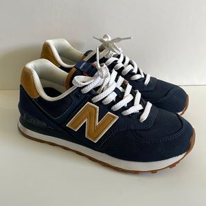 Women’s New Balance 574 Navy/Suede Sneaker